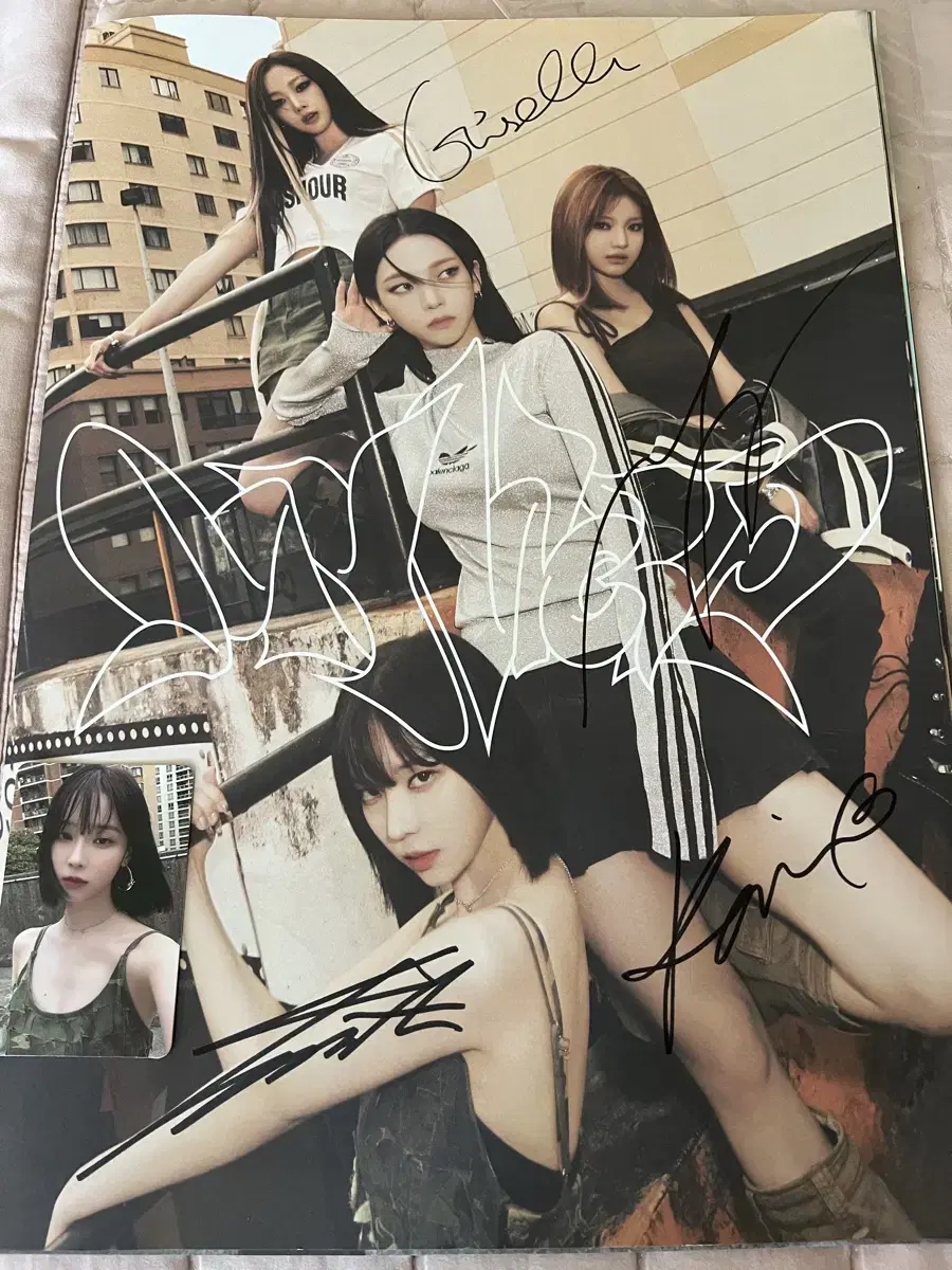 Sell Aspar autographed albums.