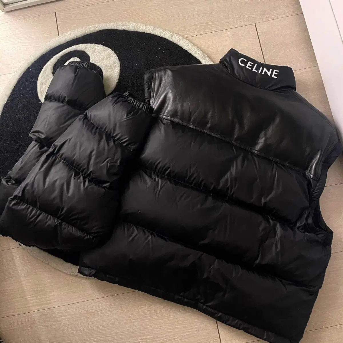 Seline Logo Leather Padded 46 in Black