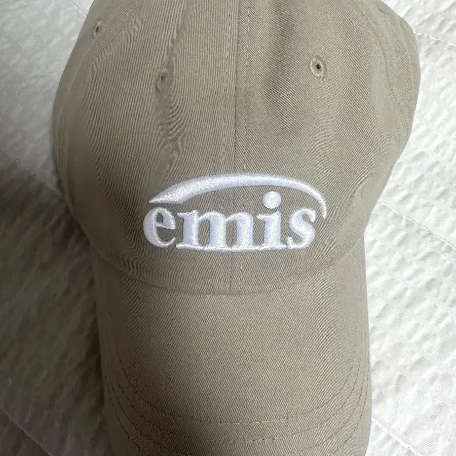 이미스모자 NEW LOGO EMIS CAP BEIGE 팝니다