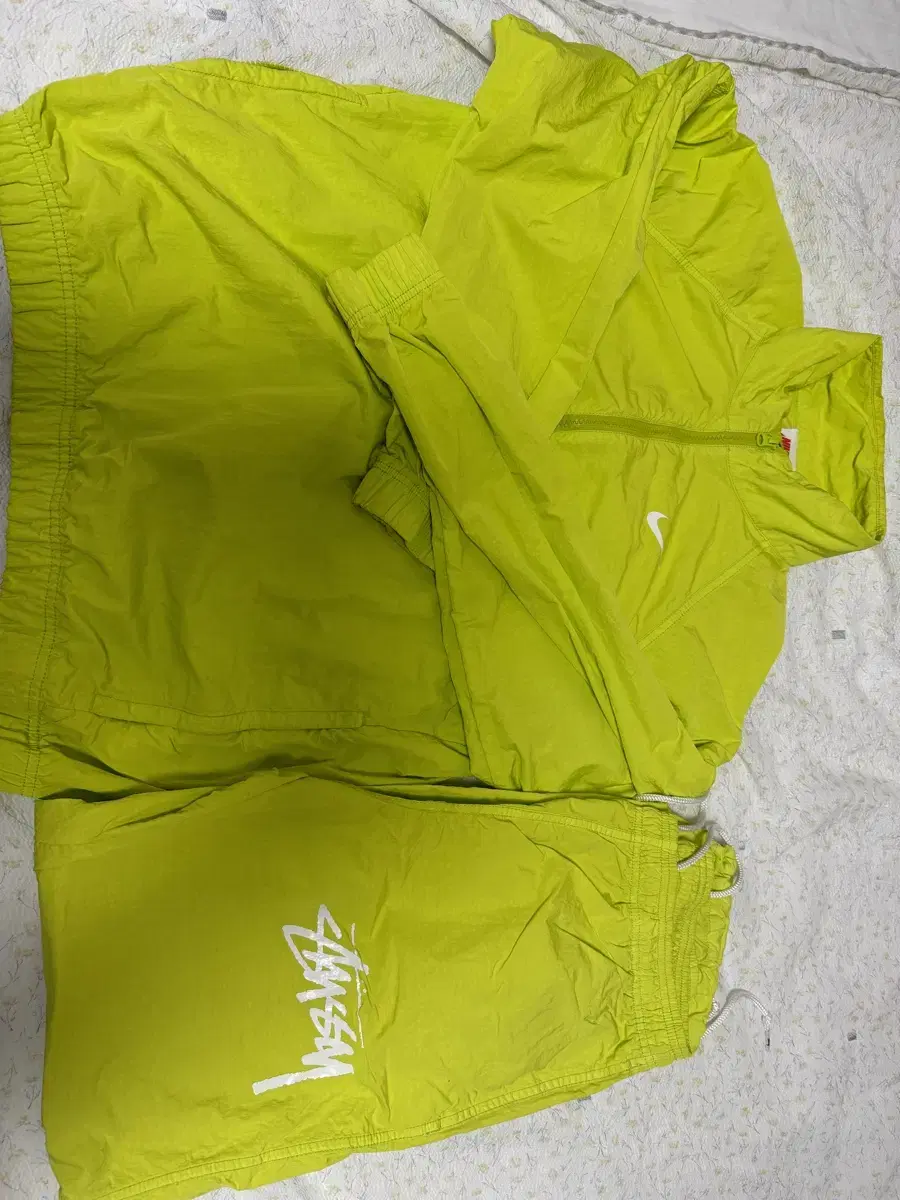 Natushi Fluorescent Lime Top and Bottom Set Size XS (95-100)