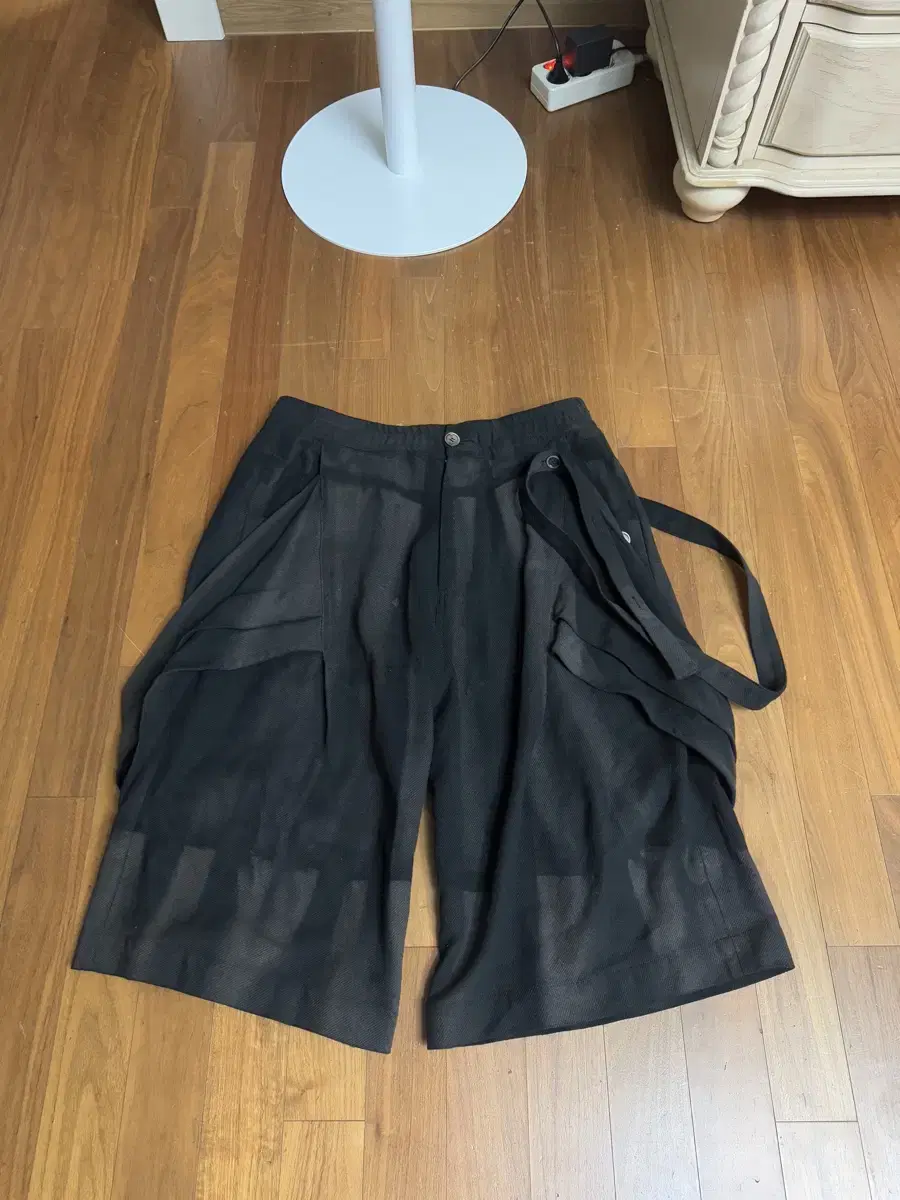 Jiyongkim 24ss half trousers black