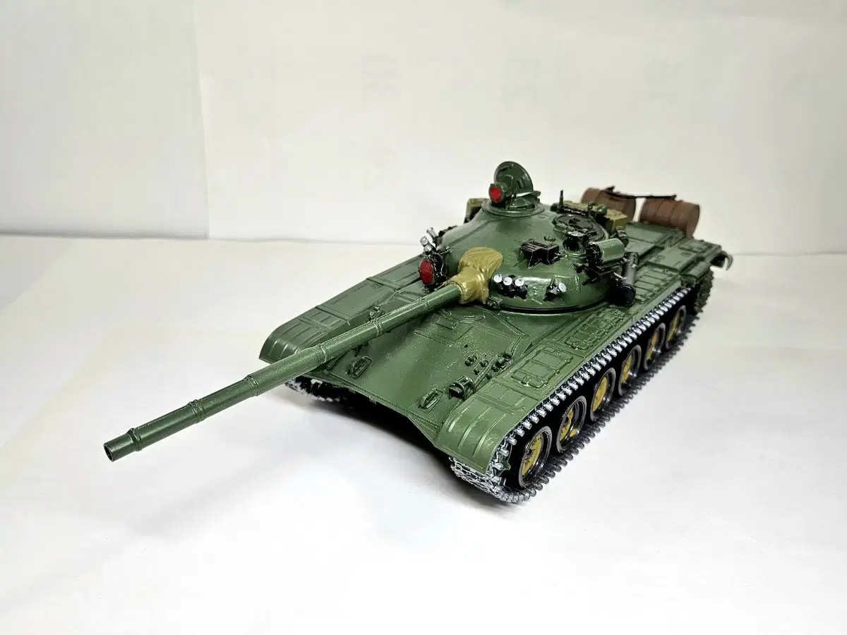 조립품 [타미야] 1/35 러시아 전차 T-72M1