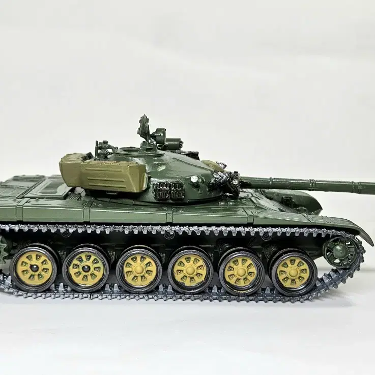 조립품 [타미야] 1/35 러시아 전차 T-72M1