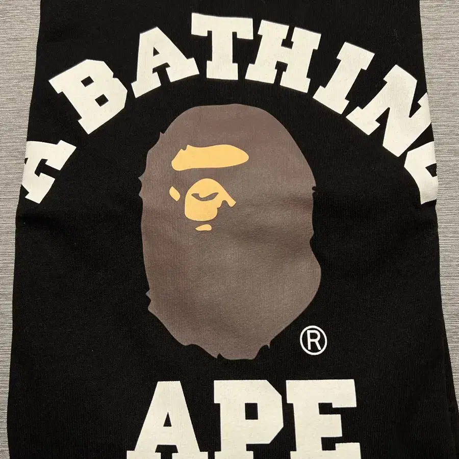 (새상품) 베이프 BAPE 컬리지 티셔츠 블랙 3XL