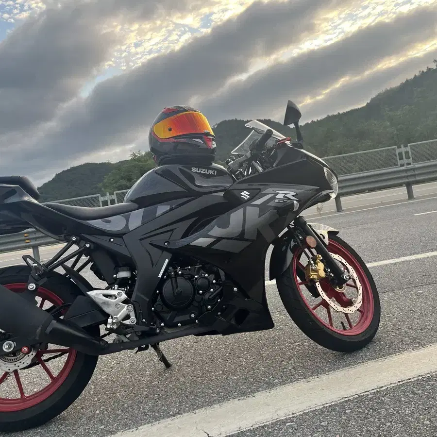 gsxr 125 23년식