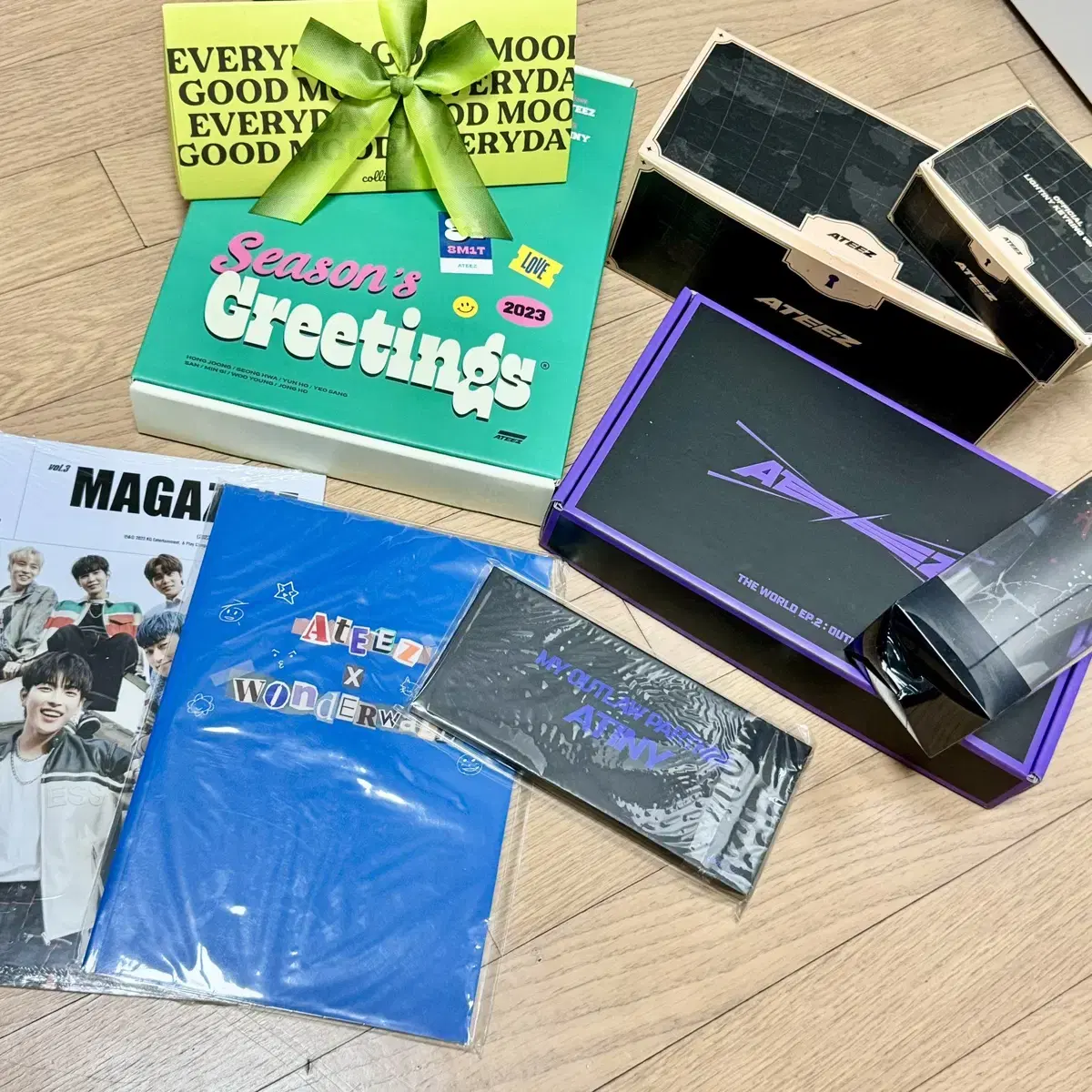 ateez seasons greetings photobook ritini mini body accessory workshop kit kim hongjoong workshop photocard