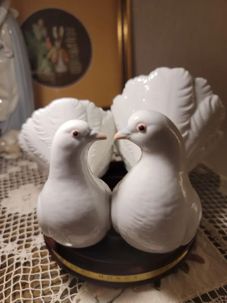 스페인 야드로 비둘기 커플 LLADRO Kissing Doves