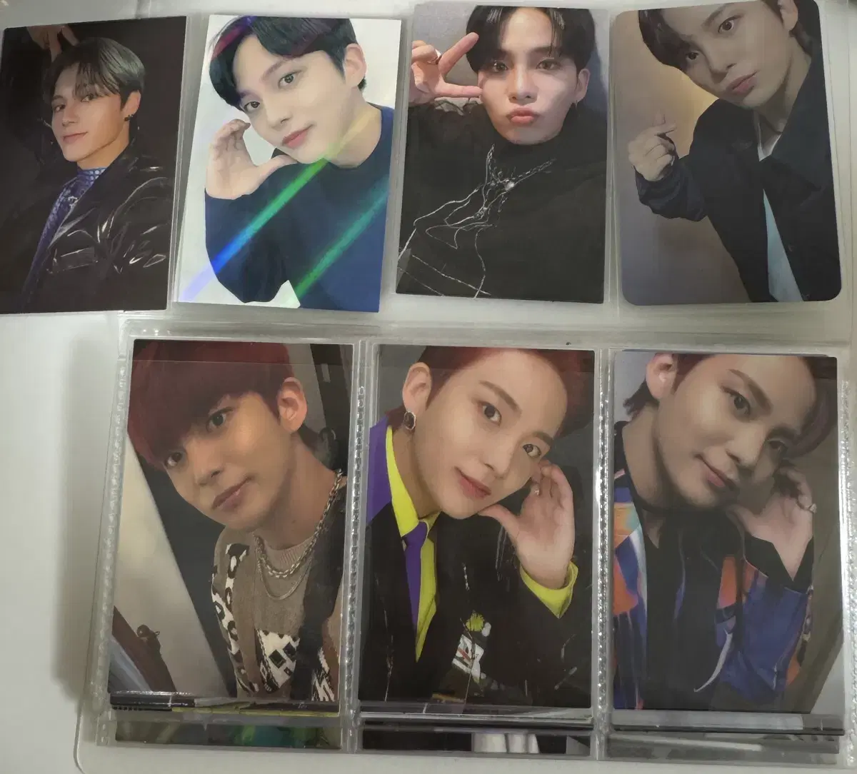 Ateez photocard wts (multiple photos)