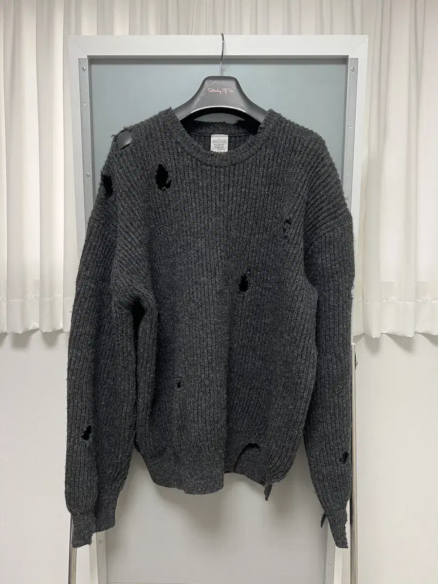 [OS] STU Destroyed Knit Charcoal