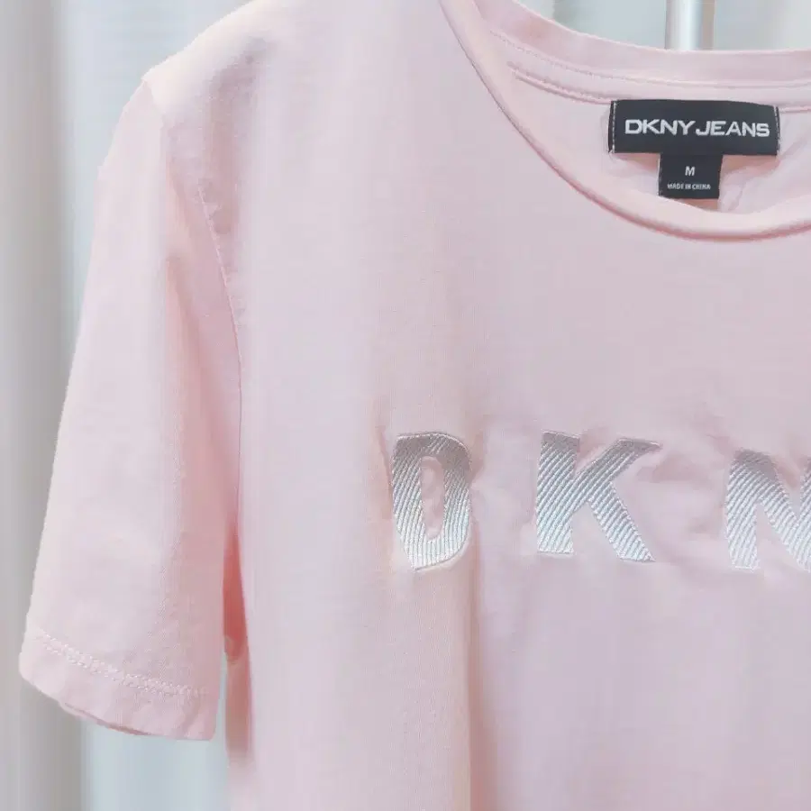 DKNY 여성 코튼 티셔츠 (M)