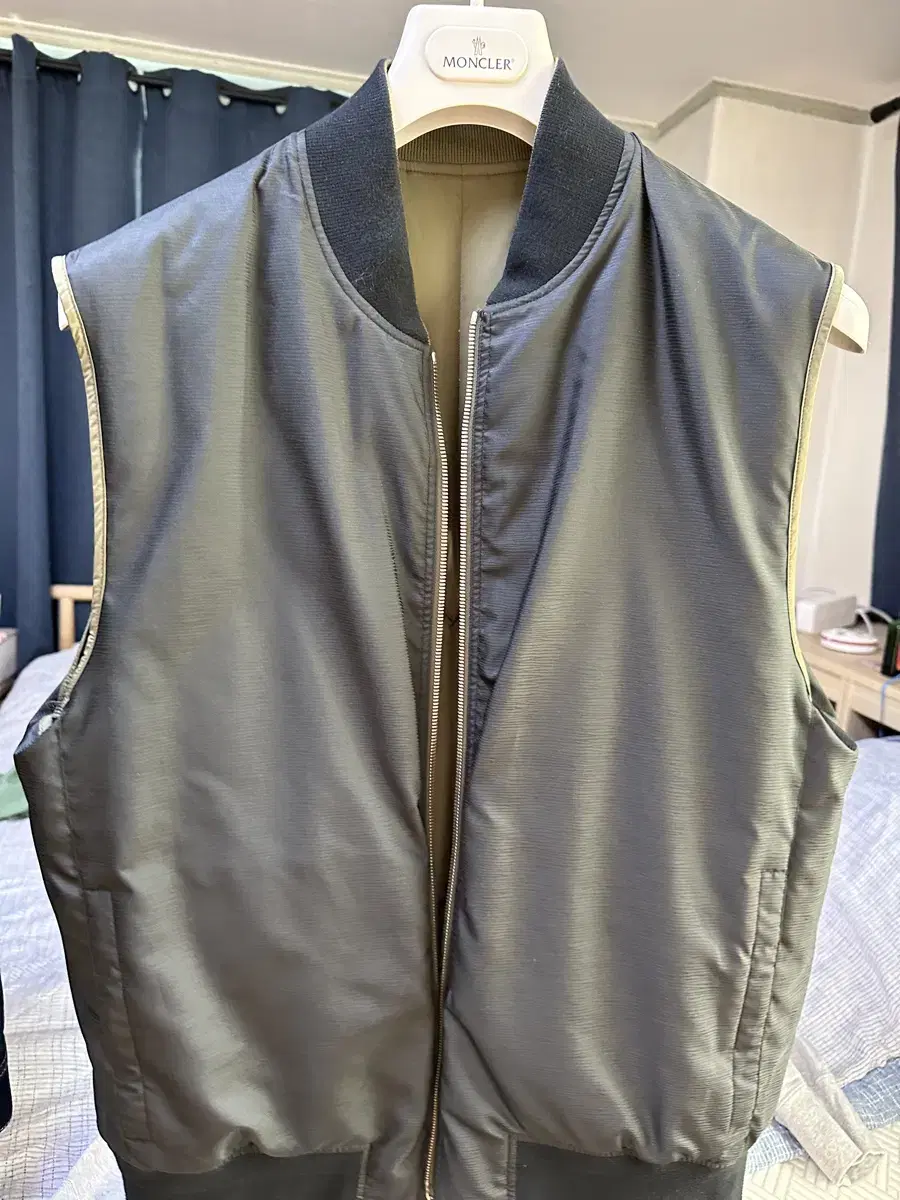 Louis Vuitton Reversible Padded Vest 54 (9.5/10)