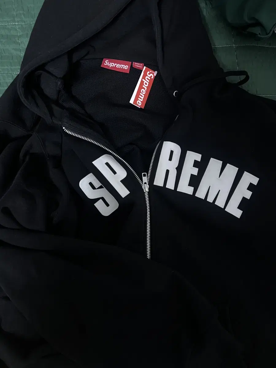 Supreme Arc Thermal Lined Zip-Up Hooded Sweatshirt Black - 24FW