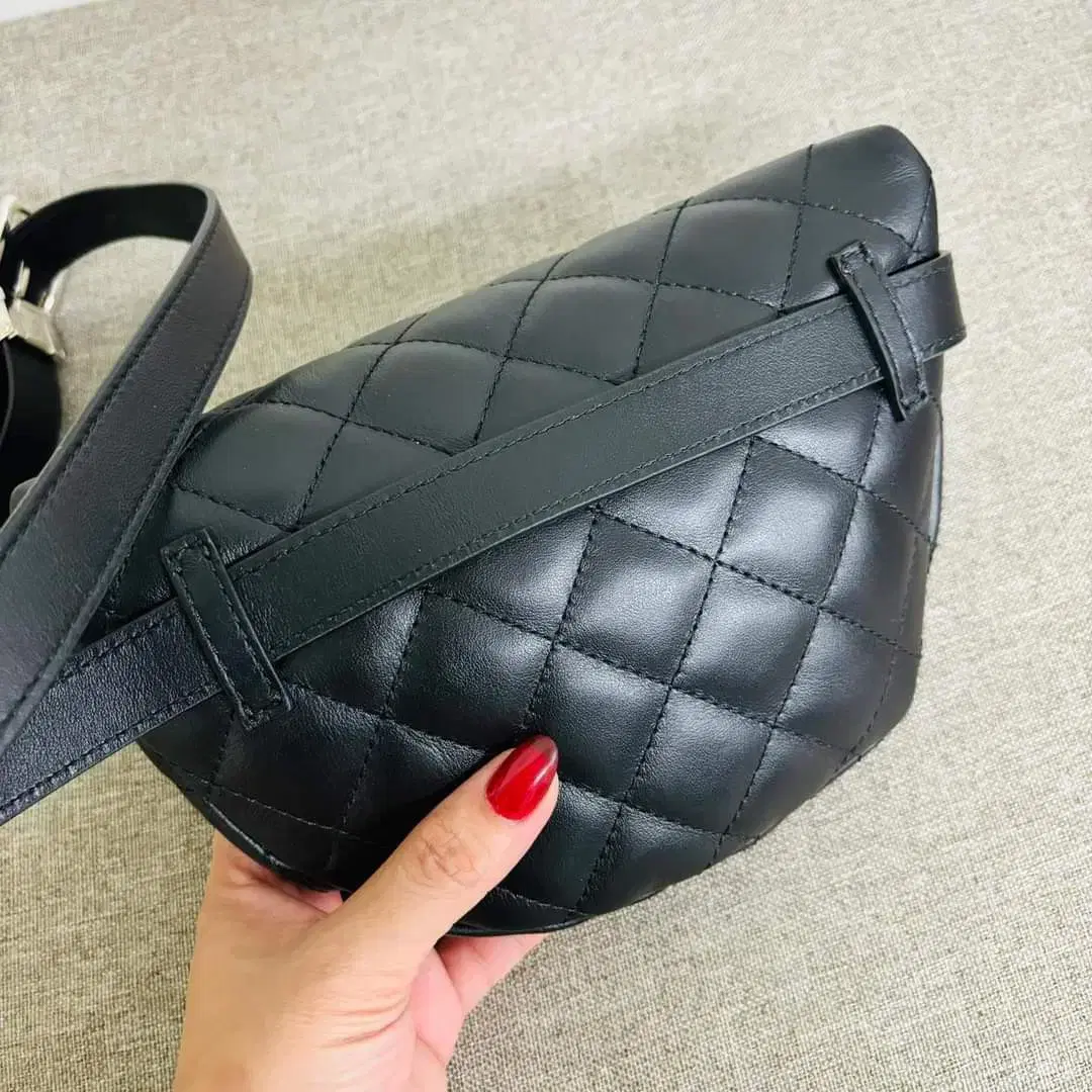 CHANEL Pre-Owned 다이아몬드 퀼팅 가죽 벨트 백