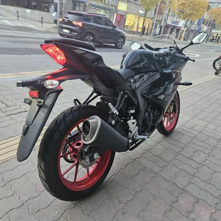 천안 평택 21년식 1천키로 새것같은 스즈키 gsxr125 판매. 충청