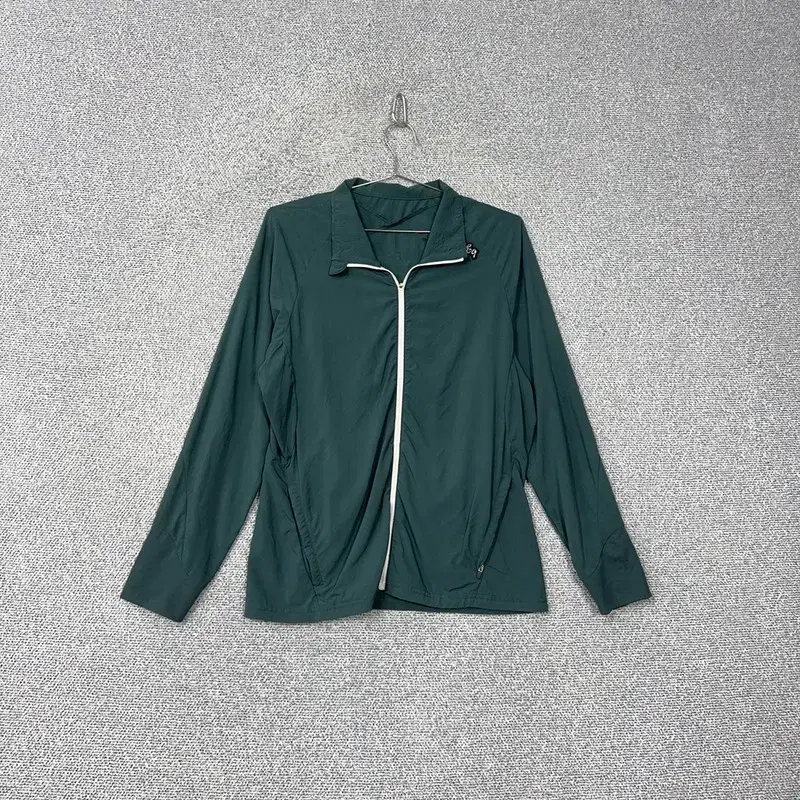 l Golf Green Functional Windbreaker 100