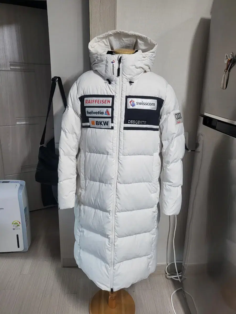 Descent SwissSki Team Long Down Jacket Size 100 (Coolmashable)