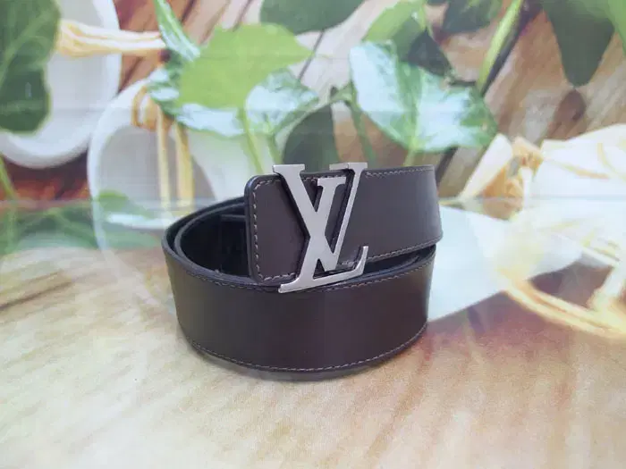 구제토토 루이비통 M9887 LV Initials Reversible Belt Genuine 940511