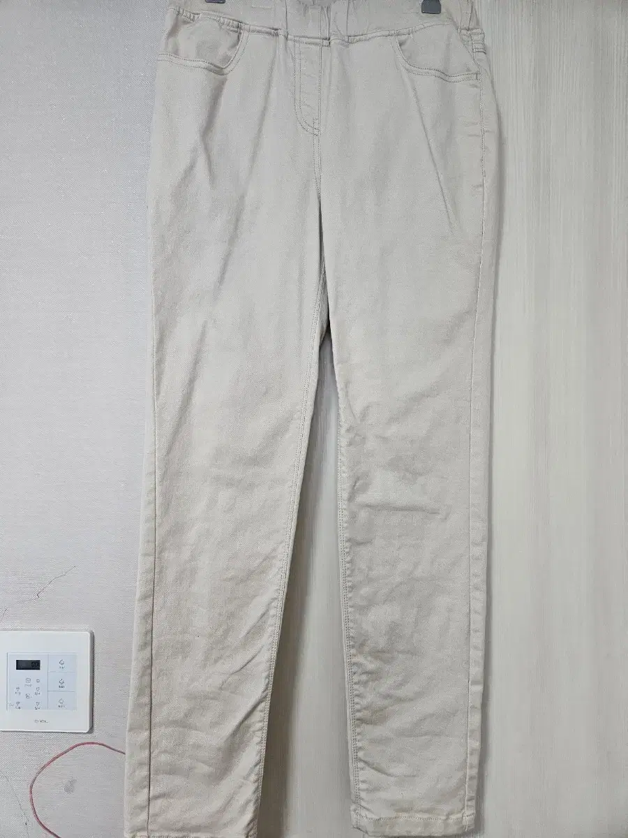 New unworn adult women's size 28 clothes long cotton pants