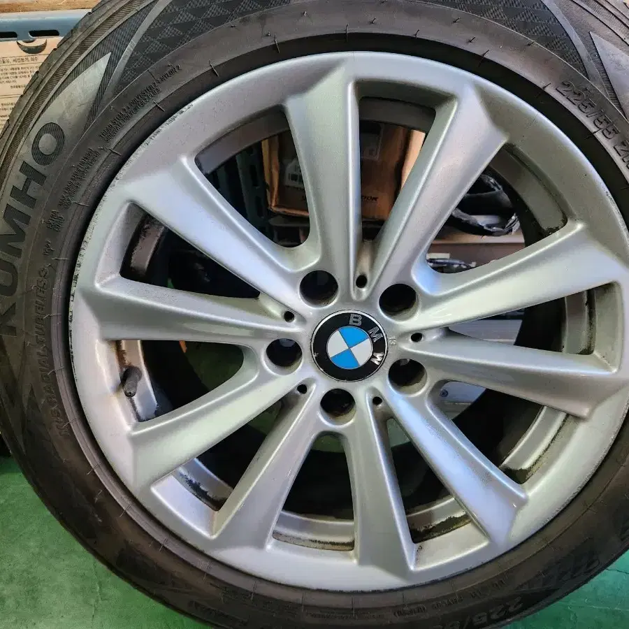 BMW f10 5시리즈 17인치 순정 휠타이어