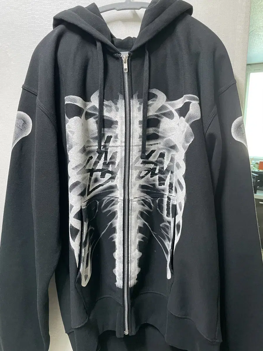 스투시 rib cage zip hoodie black white