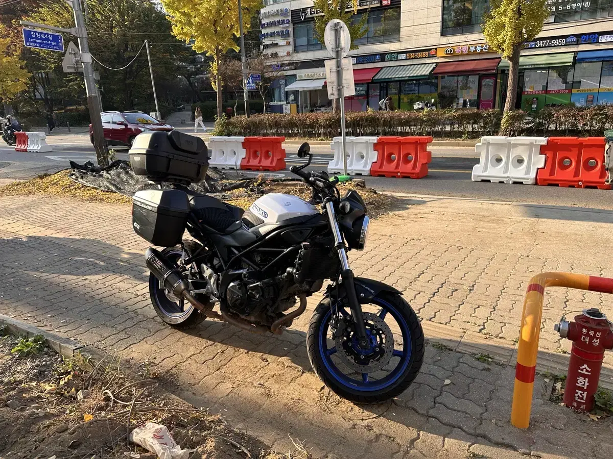 ㅣ17년식 sv650 팝니다