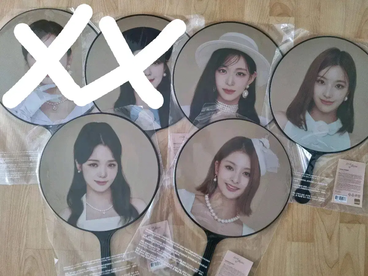 LOVE fROM Fromis 9 Concert Picket Fan