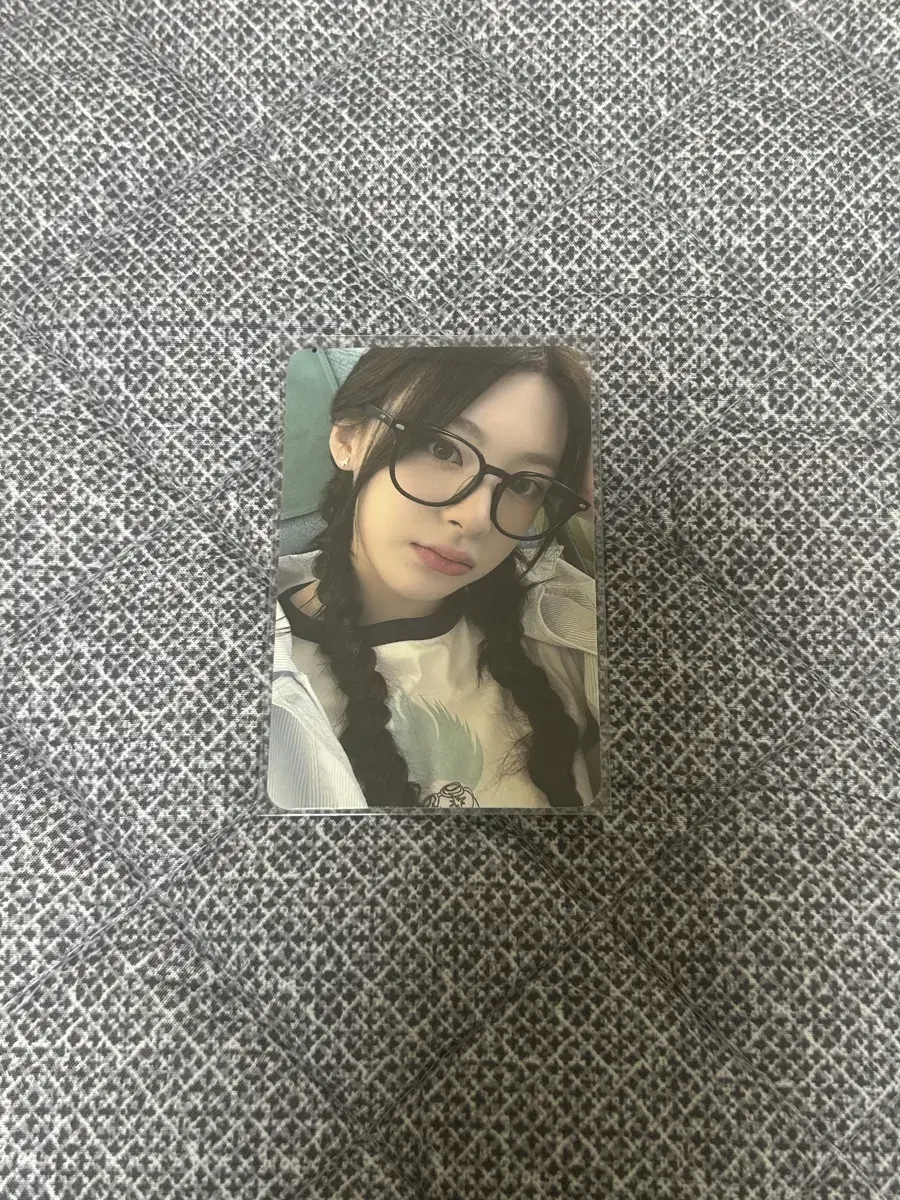 stayc seeun broadcast photocard metamorphic toothache