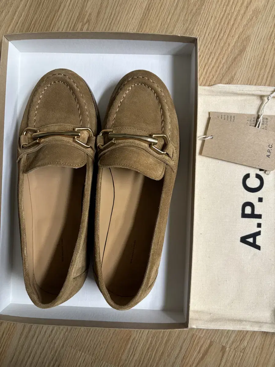 A.P.C 아페쎄 스웨이드 로퍼 새상품 37사이즈