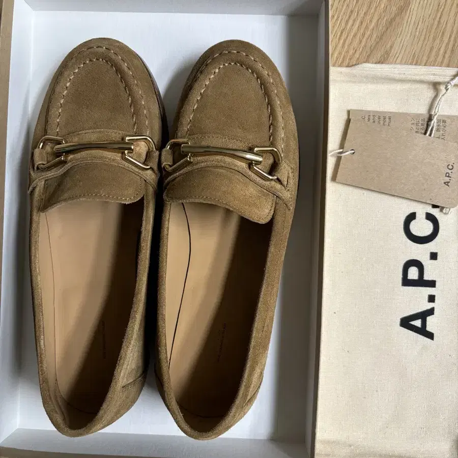 A.P.C 아페쎄 스웨이드 로퍼 새상품 37사이즈