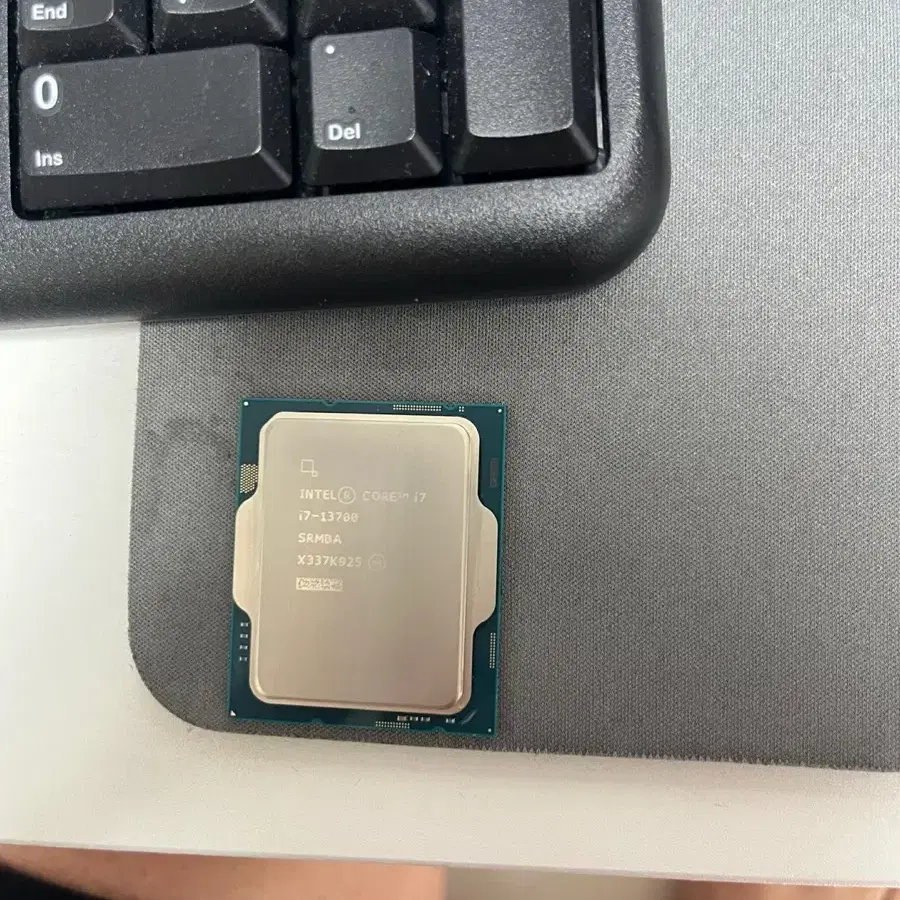 cpu i7-13700+전용1700소켓쿨러팝니다