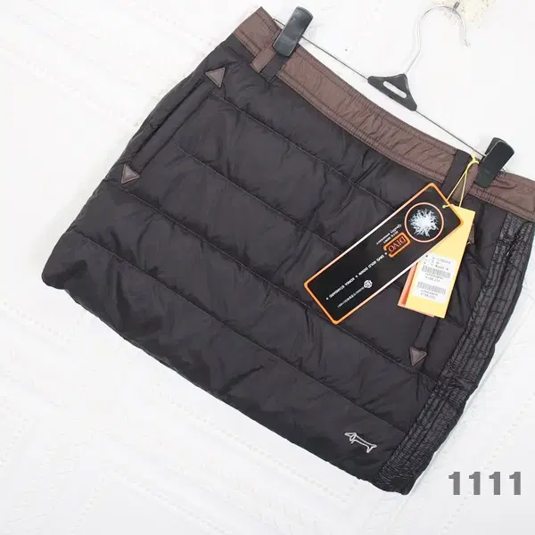 *SALE* 156,000 won Lewy Castel Golf Down Padded Skirt (64)