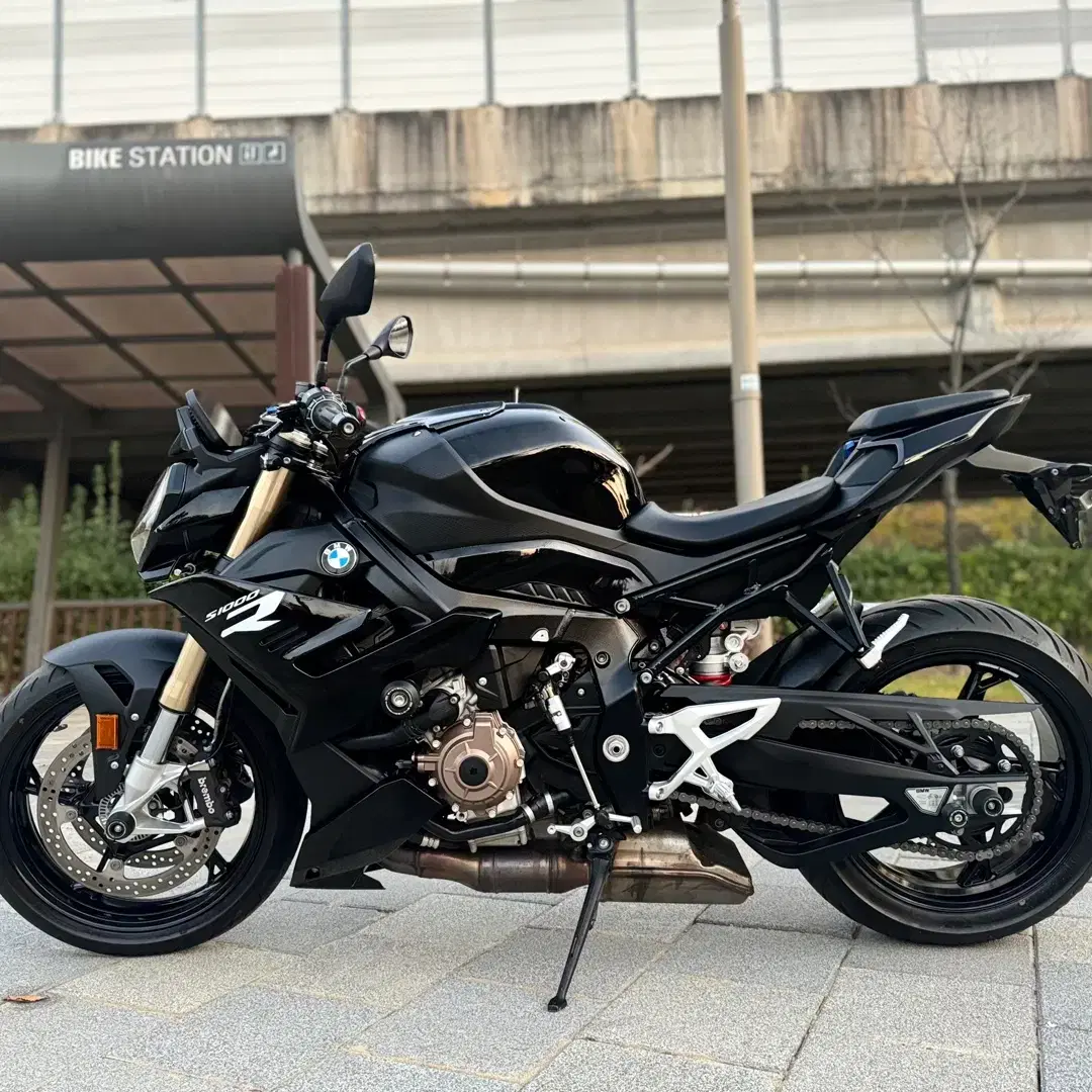 bmw s1000r 2023년 스마트키 모델 판매 합니다.