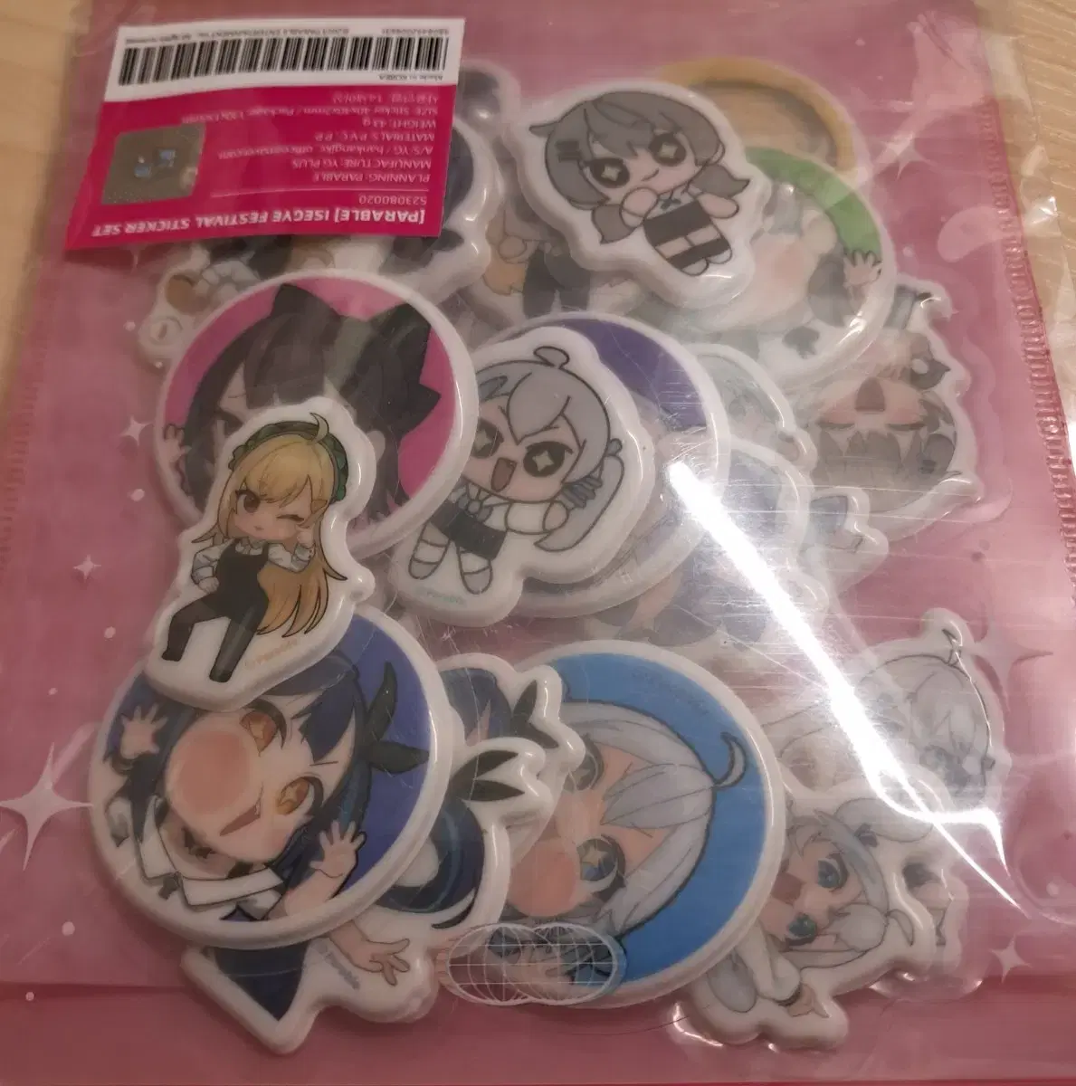 ISEGYE IDOL sells stickers