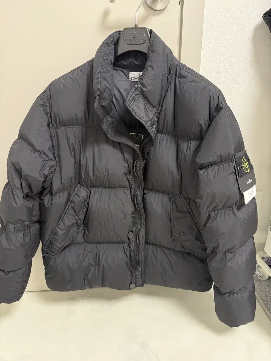 Stone Island 24FW Crinkleclap Down Jacket Non-Hooded Black L