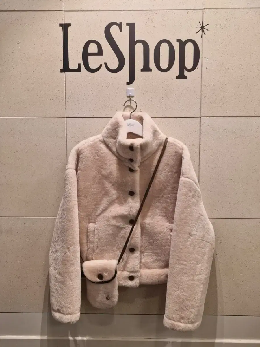 르샵 Leshop 퍼자켓 판매해요