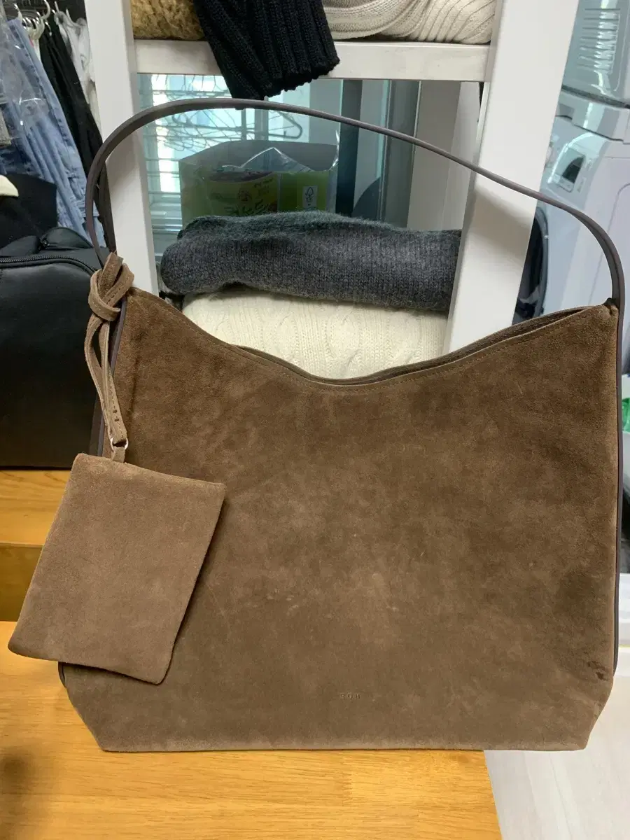 로서울 pulpy hobo bag