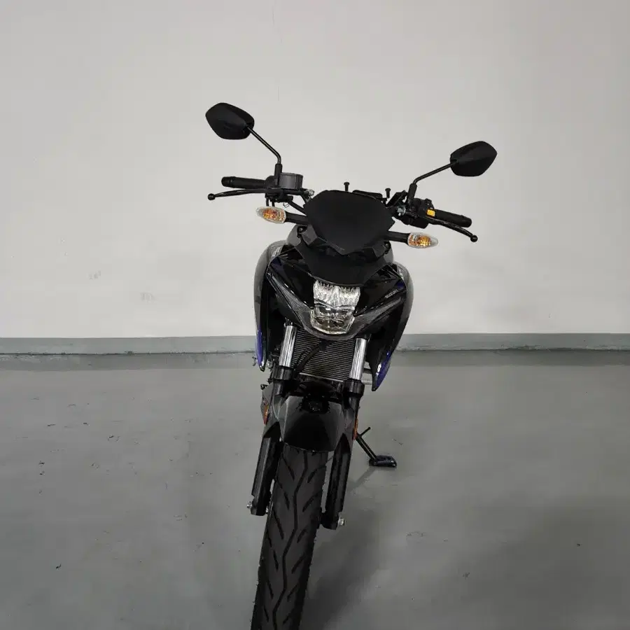 23년식 스즈키 gsx-s125 신차컨디션 판매합니다.