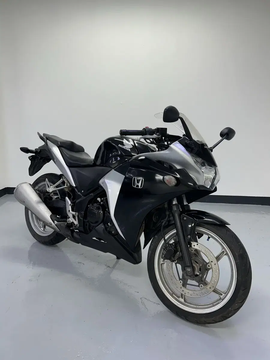 관리매우 잘된 Cbr250r 2만KM 소모품 상태SS급