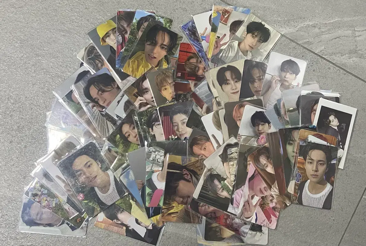 Seventeen photocard Bulk wts 80 sheets of deportation binge bulk concert slogan