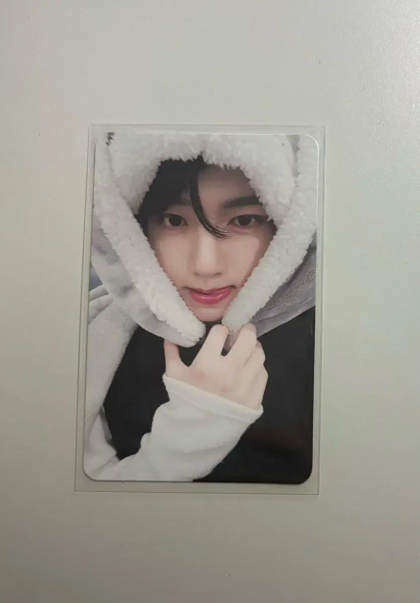 Han Yujin Bunny Blanket photocard makestar wts Sung Hanbin Zhang HaoZebeone