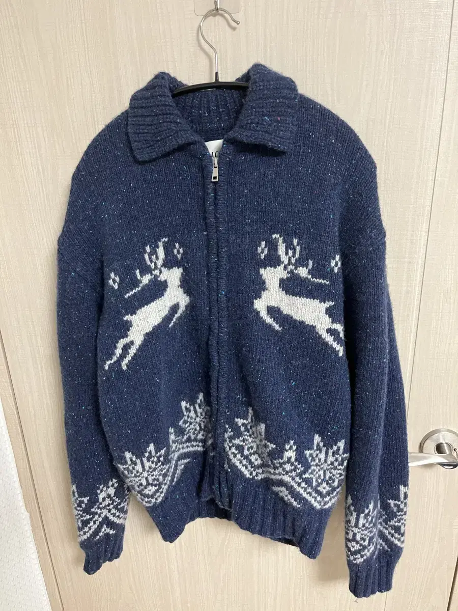 Cowichan Fair Isle Nordic Knit Zip-up Deer Sweater