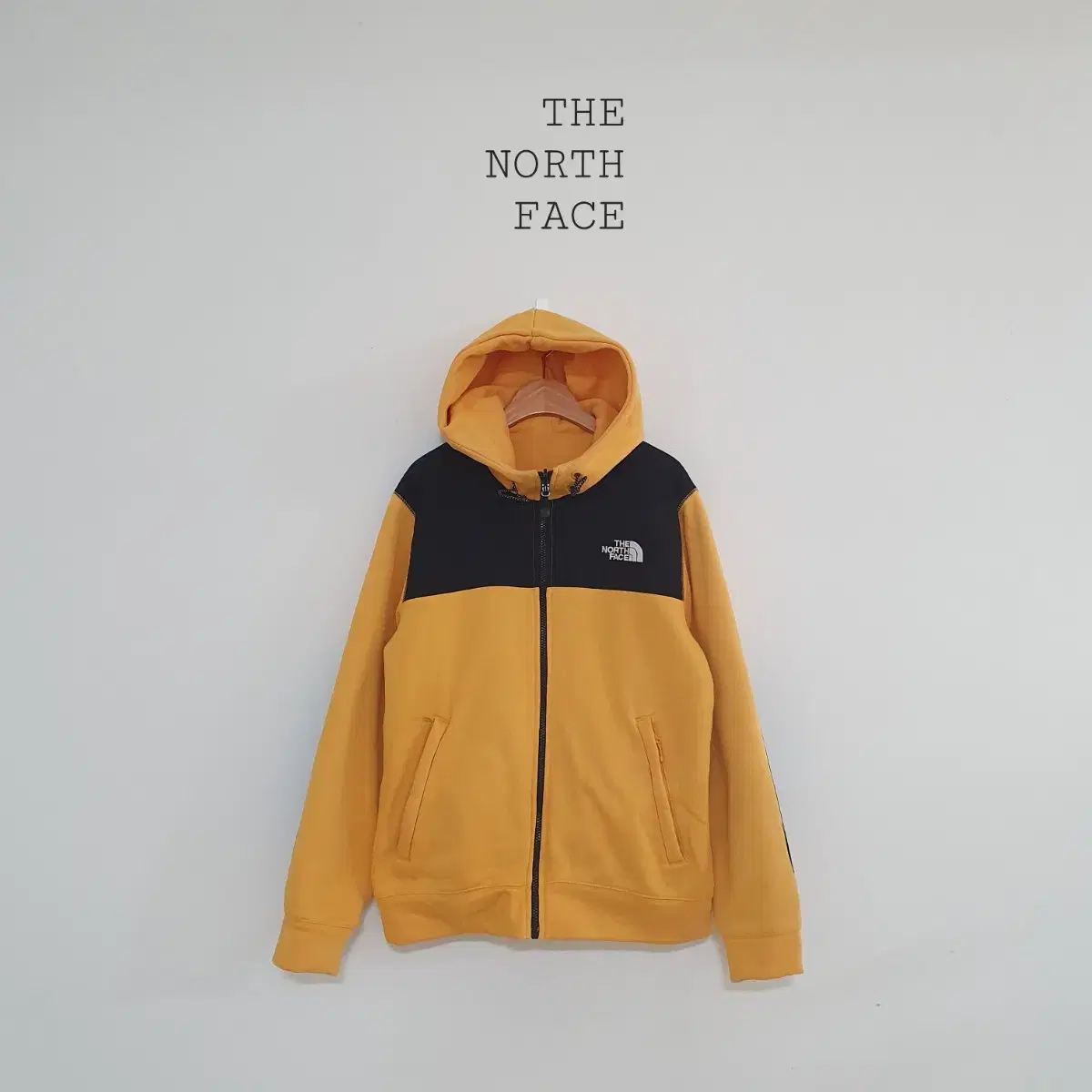 No.24110901 The North Face Reversible Hooded Zip Up The North Face Hooded Zip Up Double-Sided Jumper