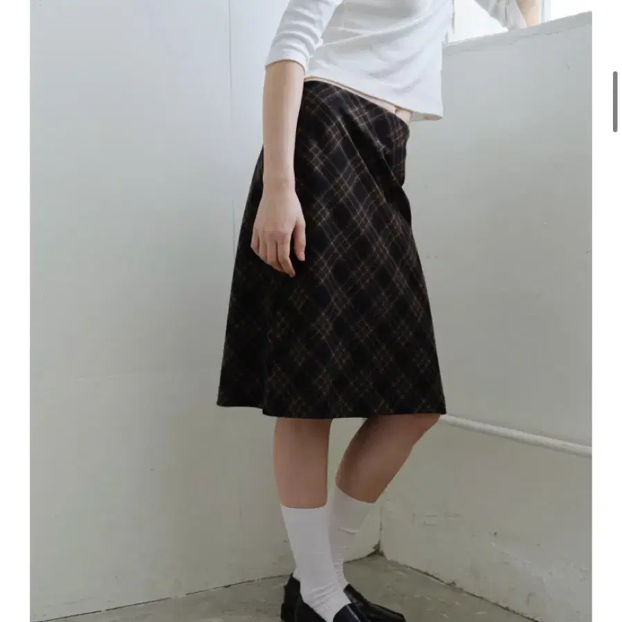 아르토 울 체크 미디 스커트(wool check midi skirt)