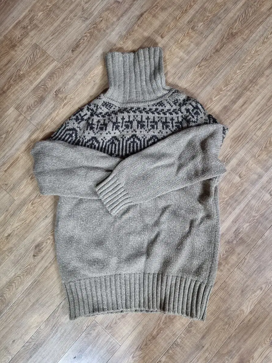 CP COMPANY Knit Neck Pola