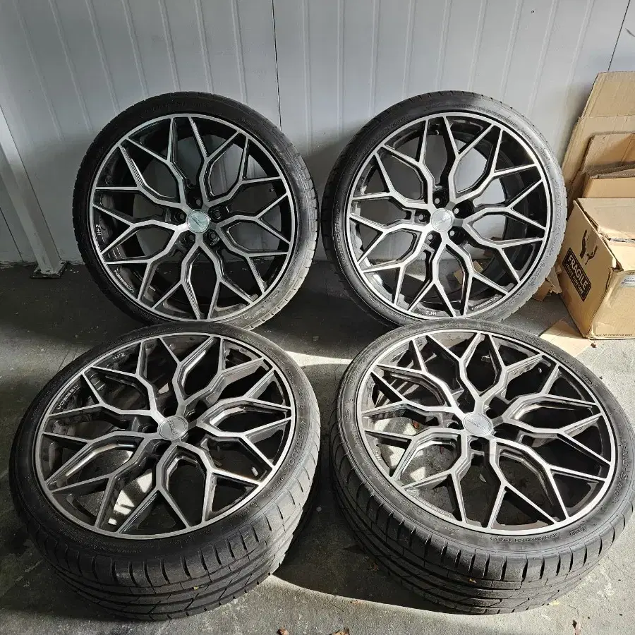 직경 21인치의 오리지널 VOSSEN HF-2 R21 휠 PCD112