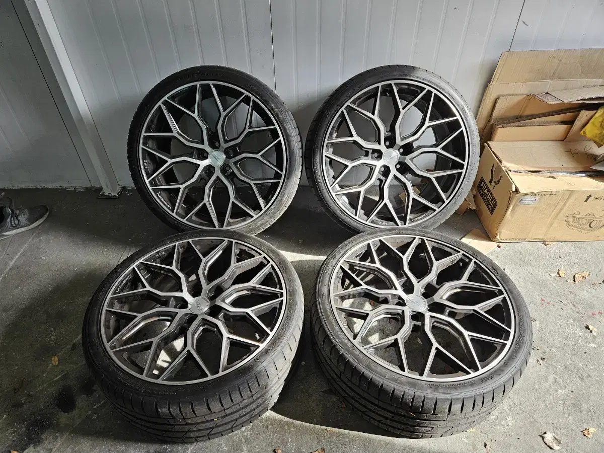 직경 21인치의 오리지널 VOSSEN HF-2 R21 휠 PCD112