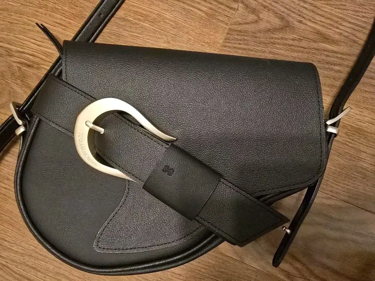 이우가마카라스 H-Buckle Holster bag