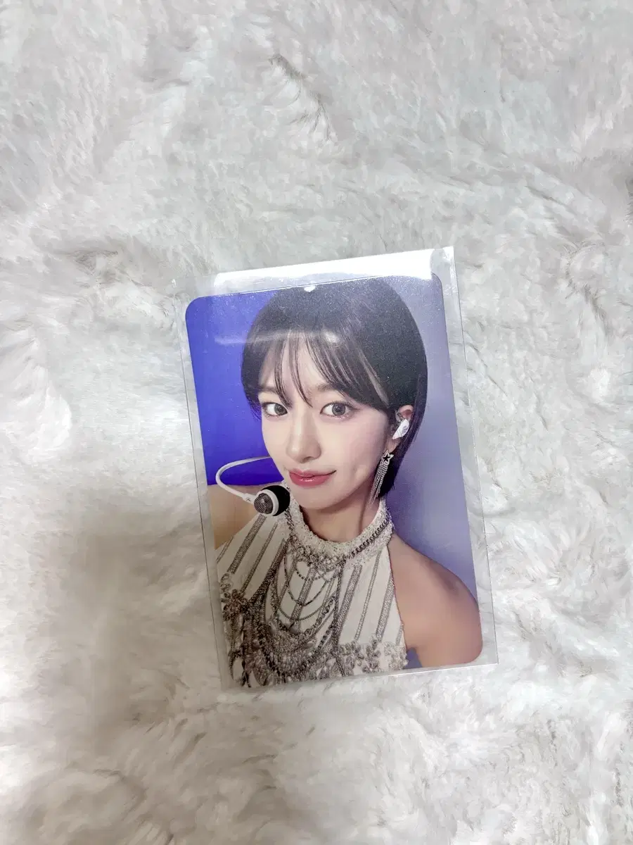 Ive got a dvd yujin photocard sell it!!!