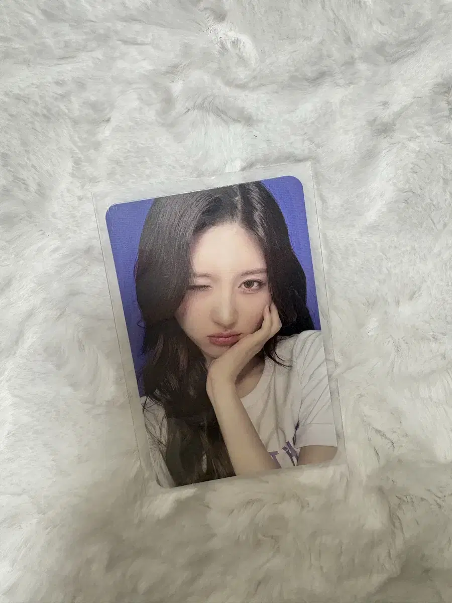 I ive gaeul kit photocards to sell!!!