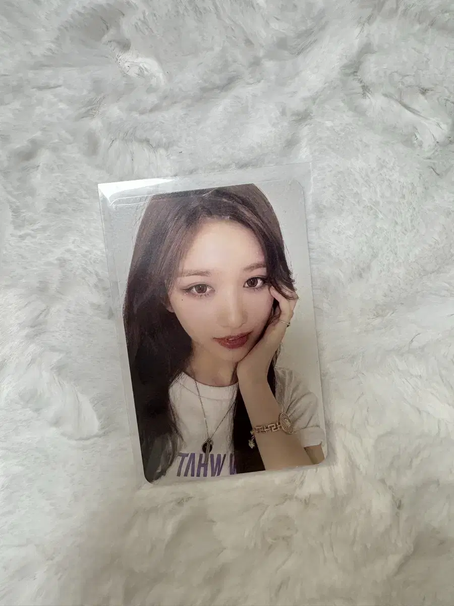 I ive leeseo kit photocards to sell!!!